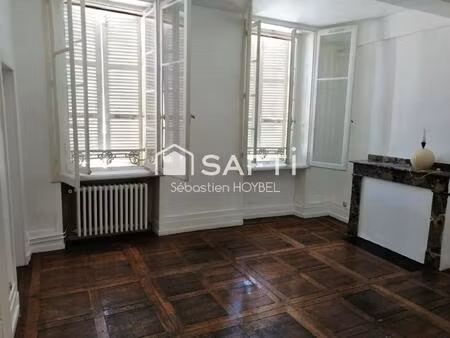 immeuble de rapport – 7 appartements loués – cœur historique d’auch