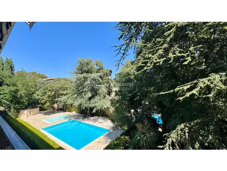 appartement p4 de 91 m² avec parking dans résidence avec piscine nîmes - trois pliers