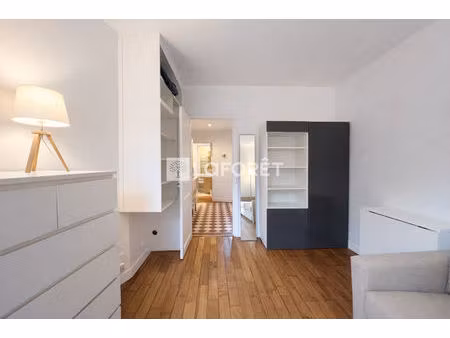 studio avec balcon et vue dégagée - paris 15ème