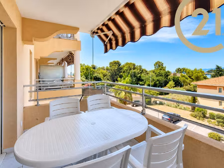 vente grand studio cabine avec place de parking privative
