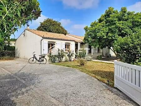 maison de plain pied au calme sur une superbe parcelle arborée