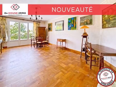 maison de ville mitoyenne de 75 m² - 2 chambres - un garage - jardin de 273 m²