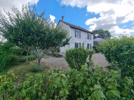 a vendre  maison à garchizy  5 chambres  jardin  garage  dépendance.