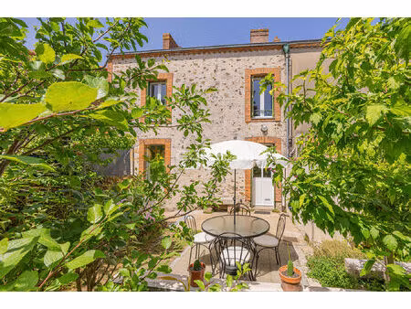 saint colomban -- centre bourg -- maison familiale 4 chambres -- jardin sud/est -- garage 