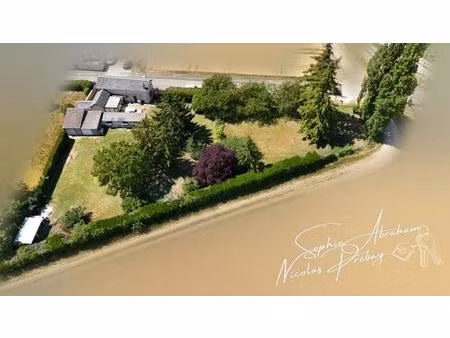 maison avec dépendances et terrain constructible à toury