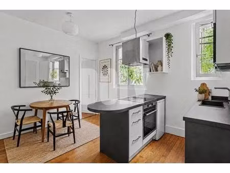 exclusivité doly – 2 pièces – au pied du parc des buttes-chaumont – 75019
