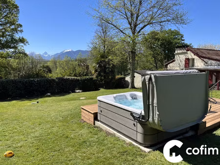 maison 150 m² - vue pyrénées et jacuzzi - gan