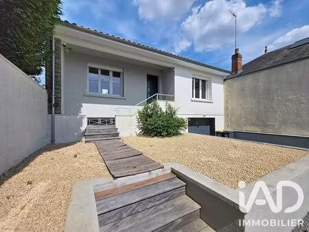 maison de ville à parthenay (79200)