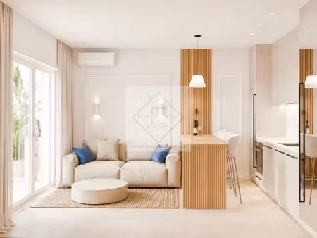 palm beach – raffiné 2 pièces rénové  emplacement premium croisette