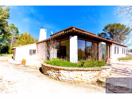 maison de 170 m2 sur une parcelle de 1 000 m2