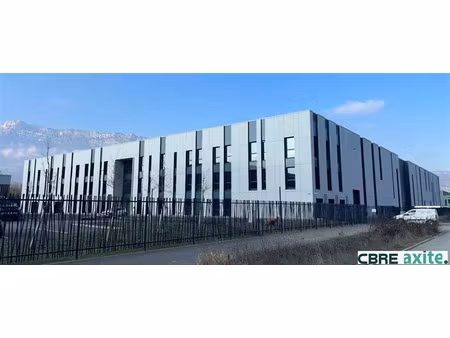 vente local d'activités champagnier 9 566 m²
