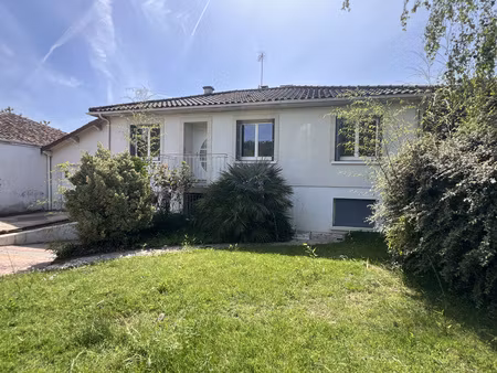 exclusivité  maison  familiale  lumineuse avec grand jardin à bonneuil matours