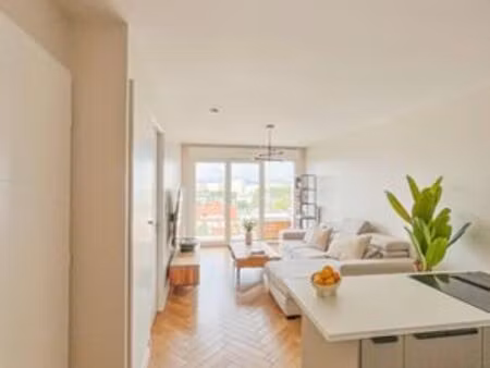 appartement de luxe de 2 chambres en vente à courbevoie  île-de-france