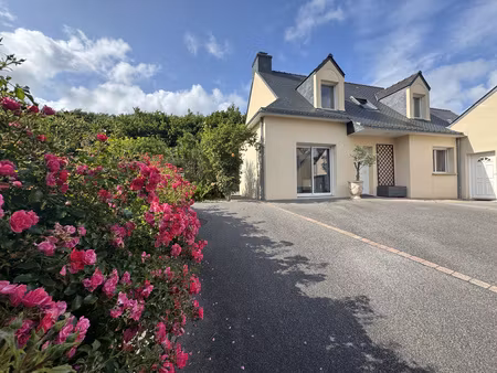 coup de coeur ! maison contemporaine d 'exception au centre de pluneret