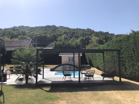 saint chef - plain pied 128 m² - piscine - garage - terrain clos de 1675 m²