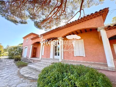 villa sur terrain plat proche centre et plages