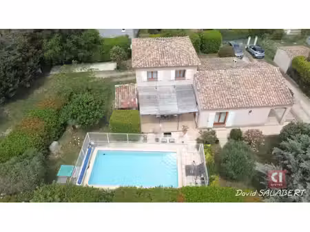 le val - villa familiale avec piscine  garage et terrain plat de 1 645 m²