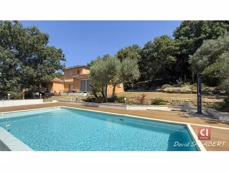 exclusivité - propriété provençale t6 de 183 m² sur 4 643 m² avec piscine