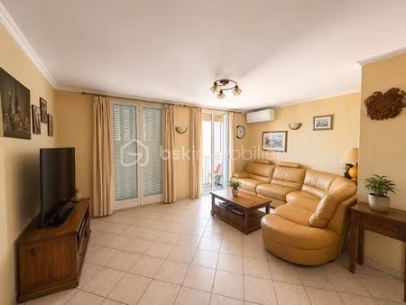 à vendre - marseille 12ᵉ – t5 de 74m²  3 chambres   2 balcons - cave - prix 244 000 €
