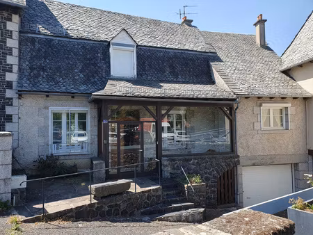 au centre du village de laguiole !