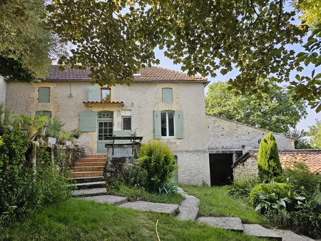 charmante propriété en pierre avec deux habitations  piscine et vues