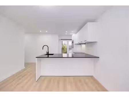 gerenoveerd appartement met terras