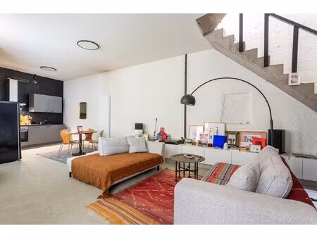 als atelier vergunde triplex met koer