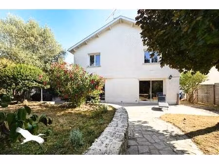 vente maison 7 pièces 230 m² angoulême (16000)