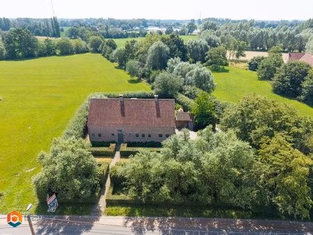 hoevewoning met 3 slpkrs en zwemvijver op unieke locatie te vremde