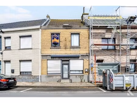 te renoveren woning met veel potentieel en ruime zolder