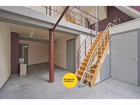 lichtrijke woning met renovatiepotentieel te assebroek