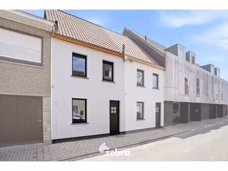 instapklare woning met epc-label a  3 slaapkamers en uitweg nabij centrum meulebeke!