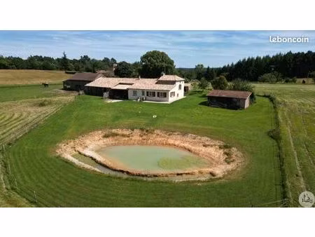 maison 5 pièces 212 m²