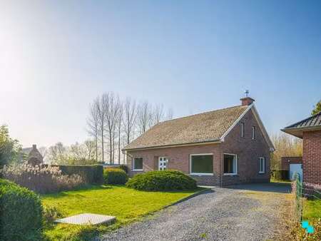 charmante woning met garage en unieke tuingrond grenzend aan het bos