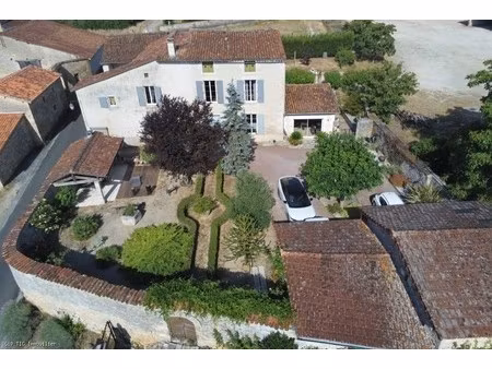 ancien presbytère avec 4 chambres à verteuil-sur-charente