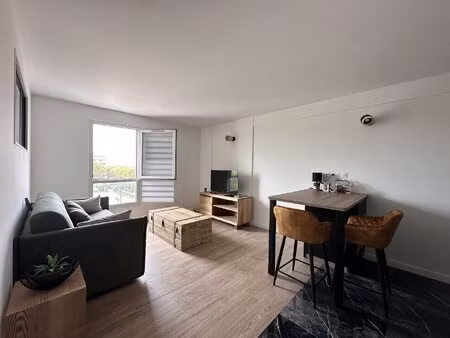 appartement rénové 2 pièces de 34 m²