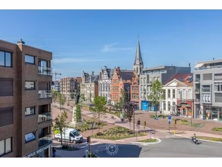 topgelegen 3 slpk appartement met twee terrassen en zicht op de grote markt