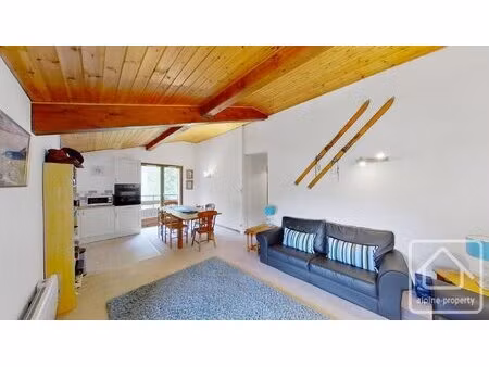 un spacieux appartement en duplex dans un emplacement recherché dans le quartier du petit.