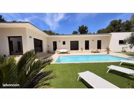 maison contemporaine hors lotissement