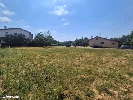 terrain 760 m² saint-sauveur
