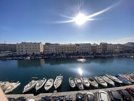 appartement avec vue quai et terrasse