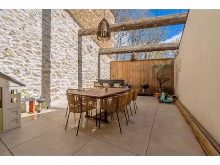 maison t4 coeur de ville de 82 m2 avec stationnement et terrasse