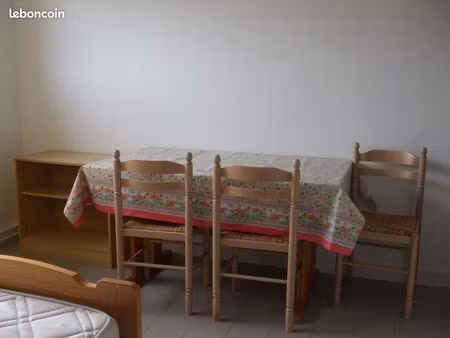 location studio meublé