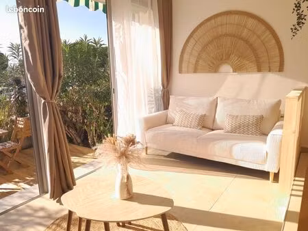 apt t2 41 m2-port camargue-entièrement rénové clef en main- piscine - terrasse - 5 min pla