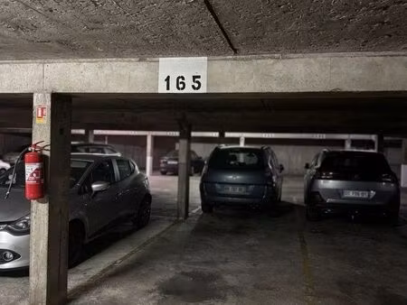 place de parking à louer