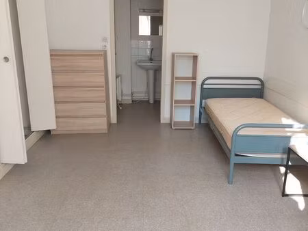 studio dans le vieil angouleme