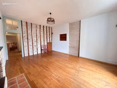 à louer – appartement 77 m² - centre-ville de nontron