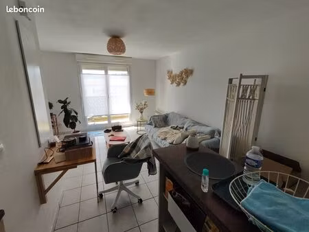 appartement t2 / 2 pièces meublé 38 m2 balcon + parking résidence la boisserie avion 550 c