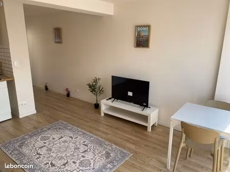 studio 1 pièce 25 m2 paray vieille poste