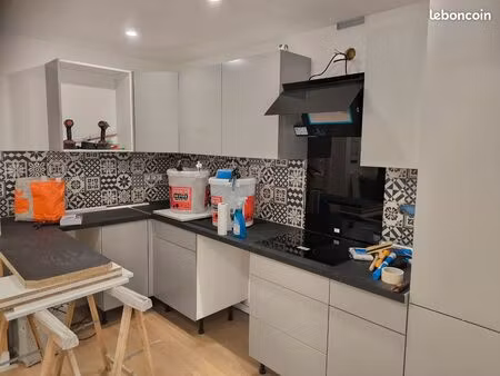 rez de jardin 2 grandes pièces  cuisine équipée et sdb